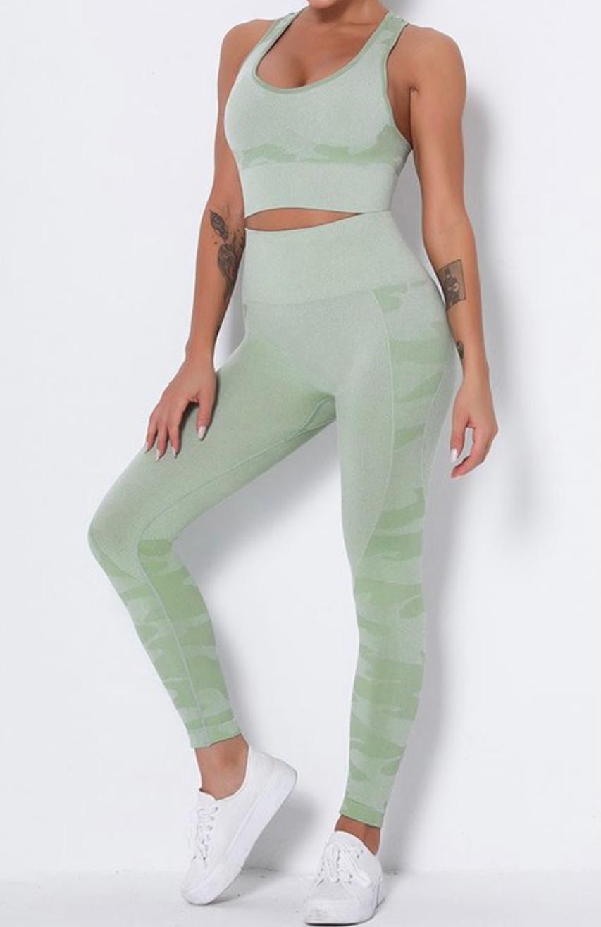 Seamless Breathable Scrunch Butt Sports Set